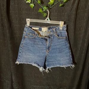 Women's High-Rise Jean Shorts - Universal Thread™ Size 4/27R